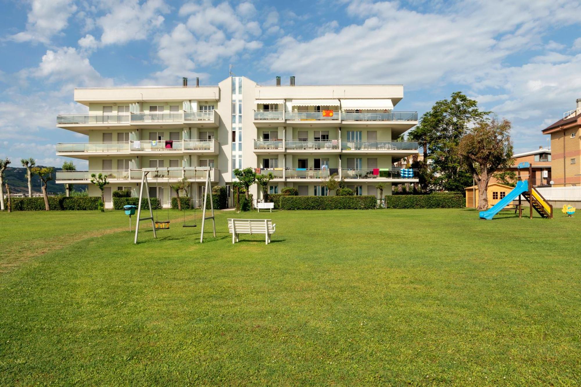Residence Brezza Di Mare San Benedetto del Tronto Luaran gambar